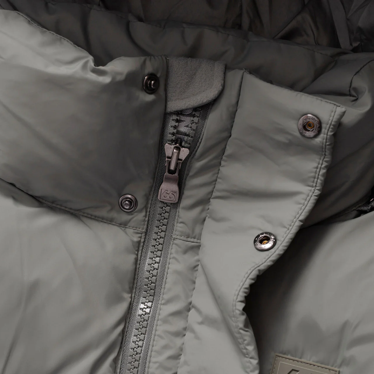 Dyngja Down Jacket - Image 12