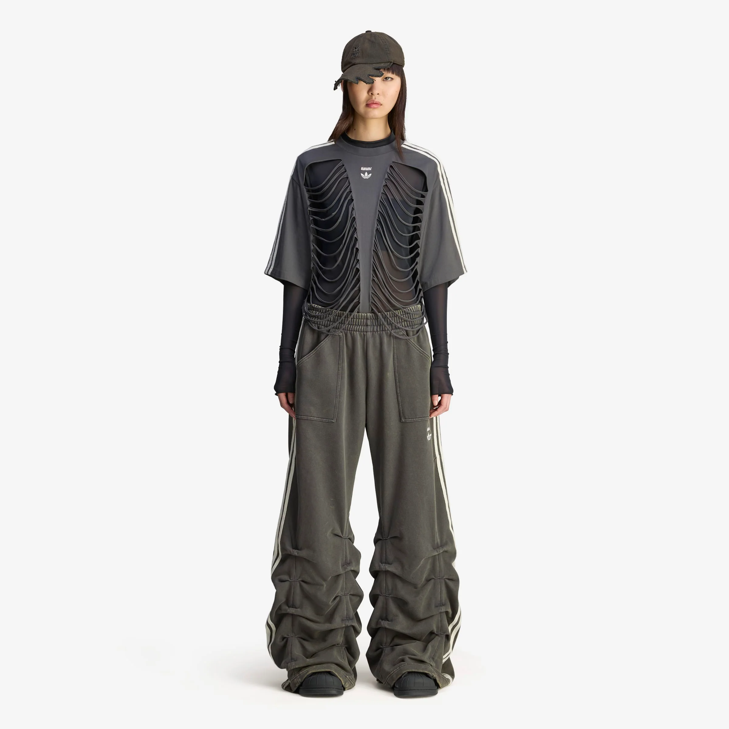 Wmns Pleated Track Pant x Avavav - Image 3