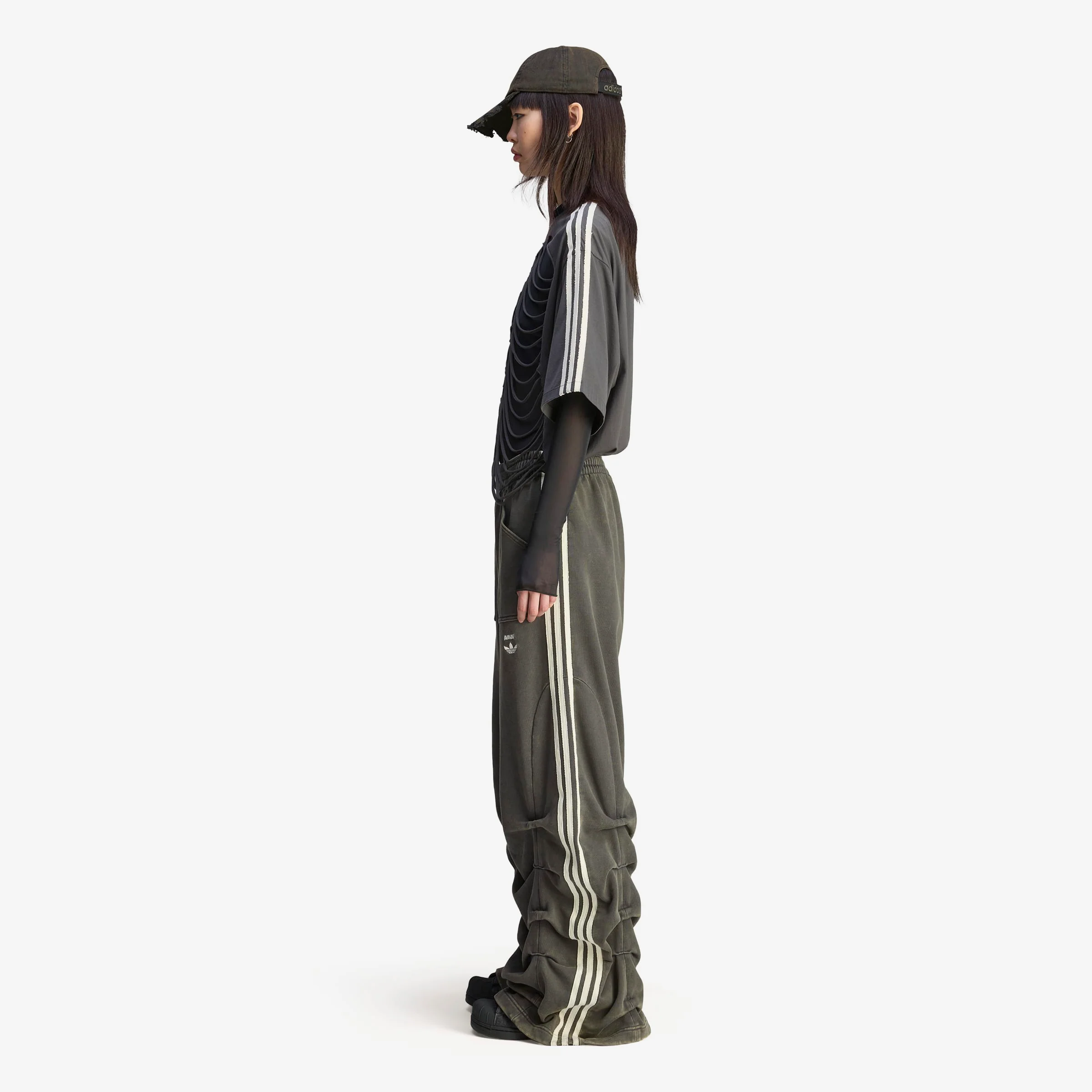Wmns Pleated Track Pant x Avavav - Image 5