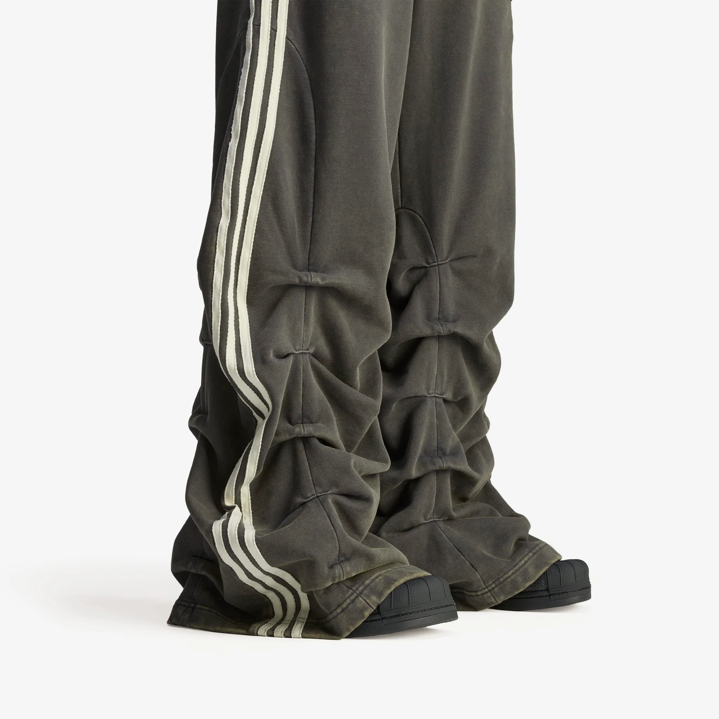 Wmns Pleated Track Pant x Avavav - Image 8