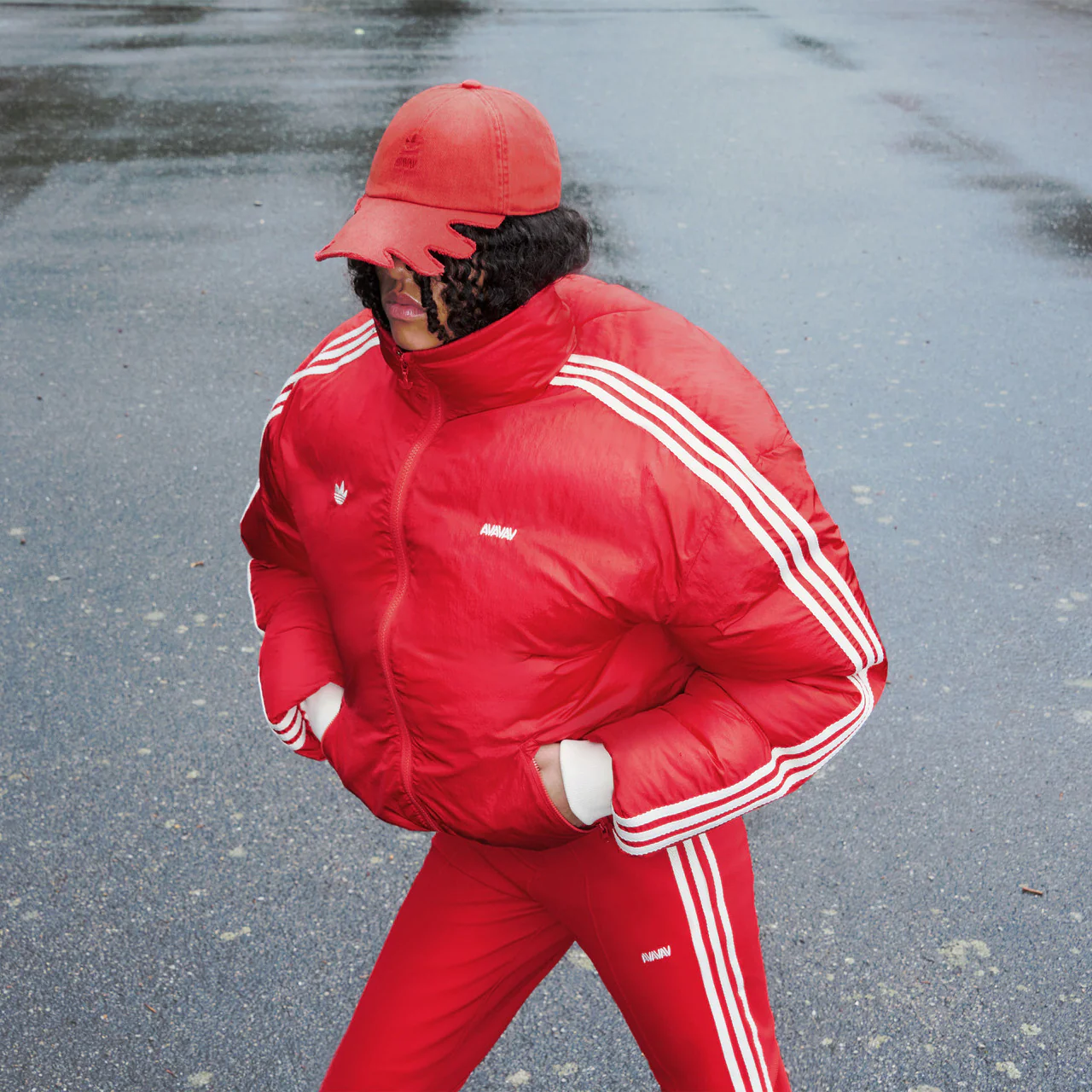 Wmns Puffer Jacket x Avavav - Image 3