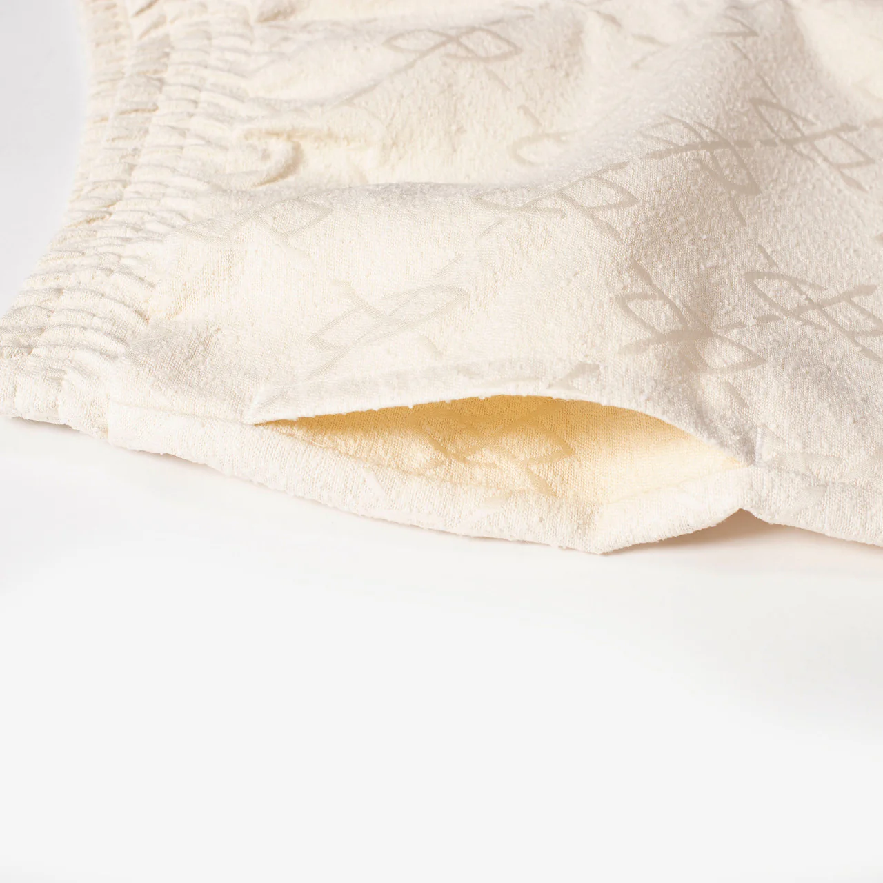 Shakir Shield Boucle Short - Image 10