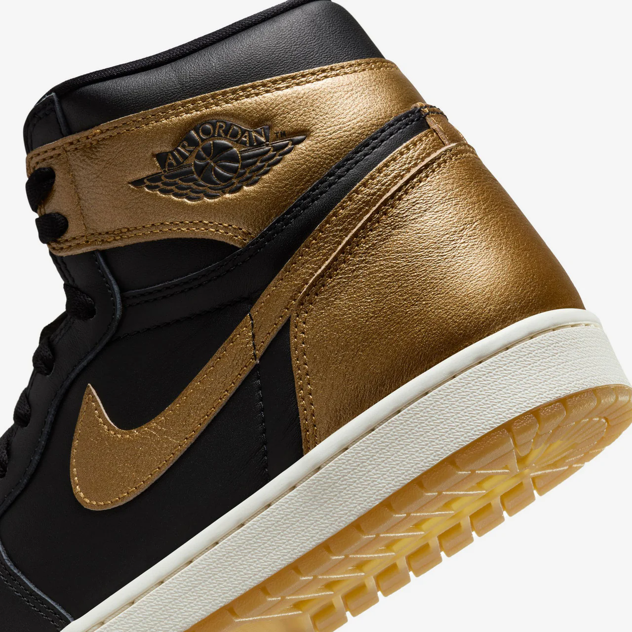 Air Jordan 1 Retro High OG - Image 9