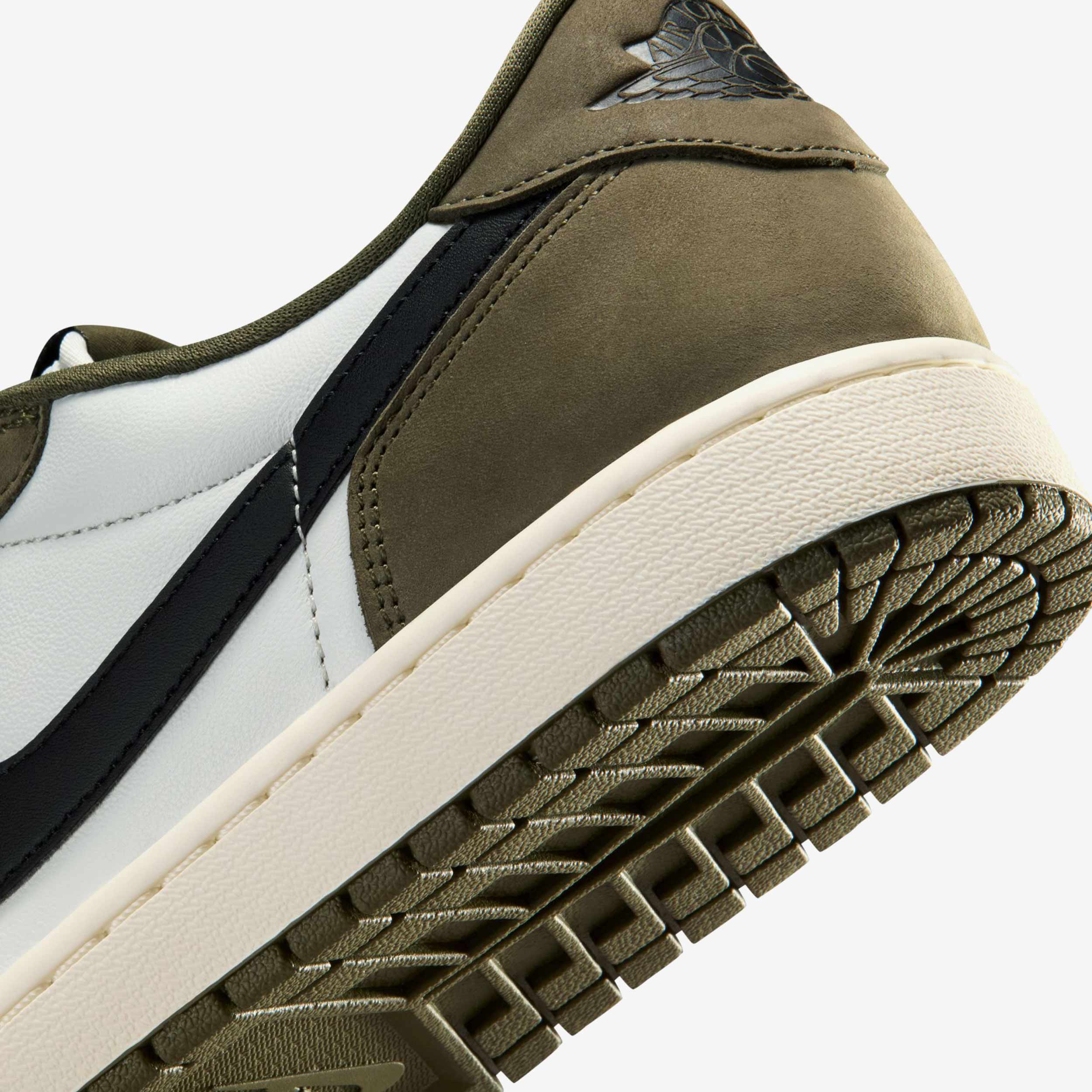 Air Jordan 1 Retro Low OG - Image 7
