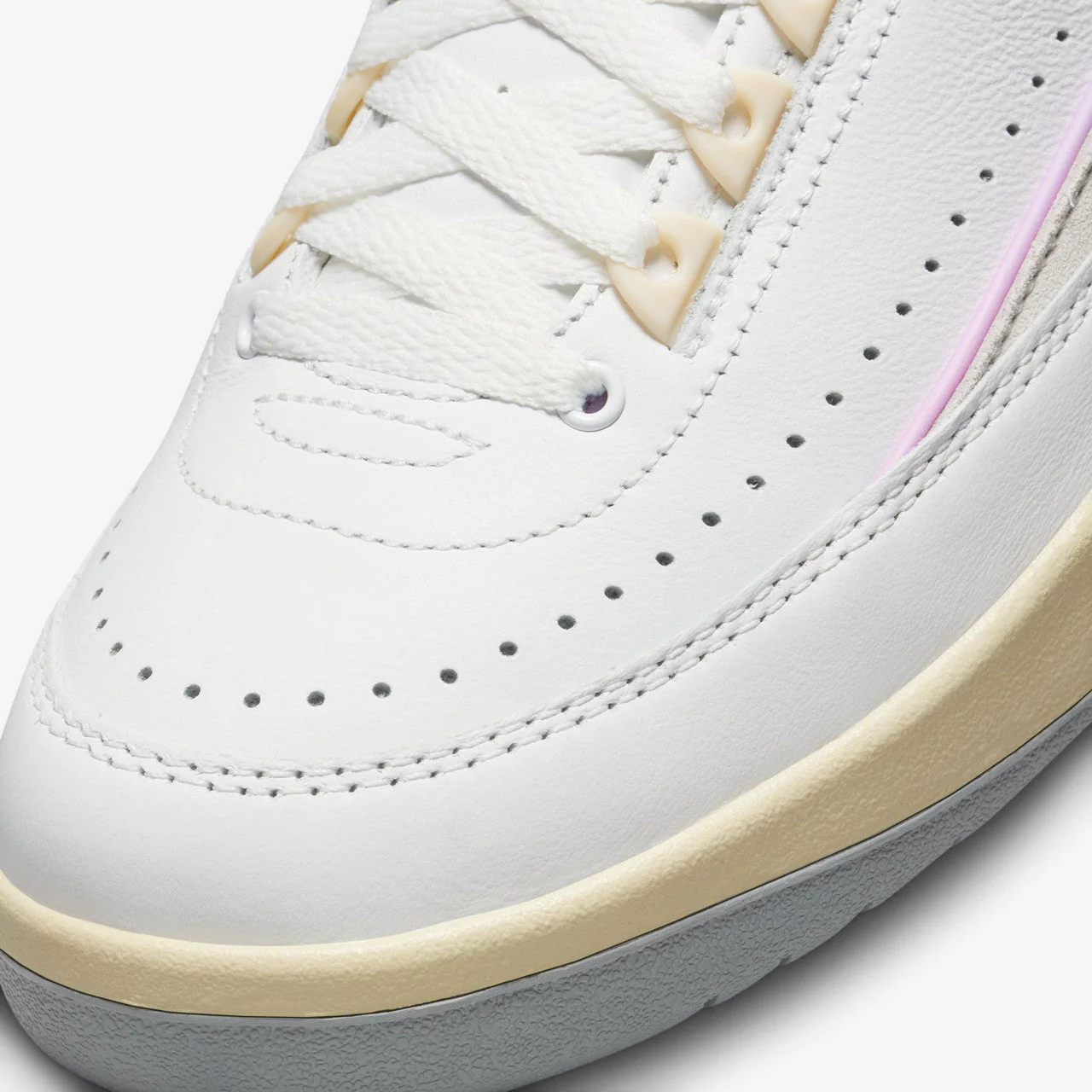 Wmns Air Jordan 2 Retro Low - Image 3