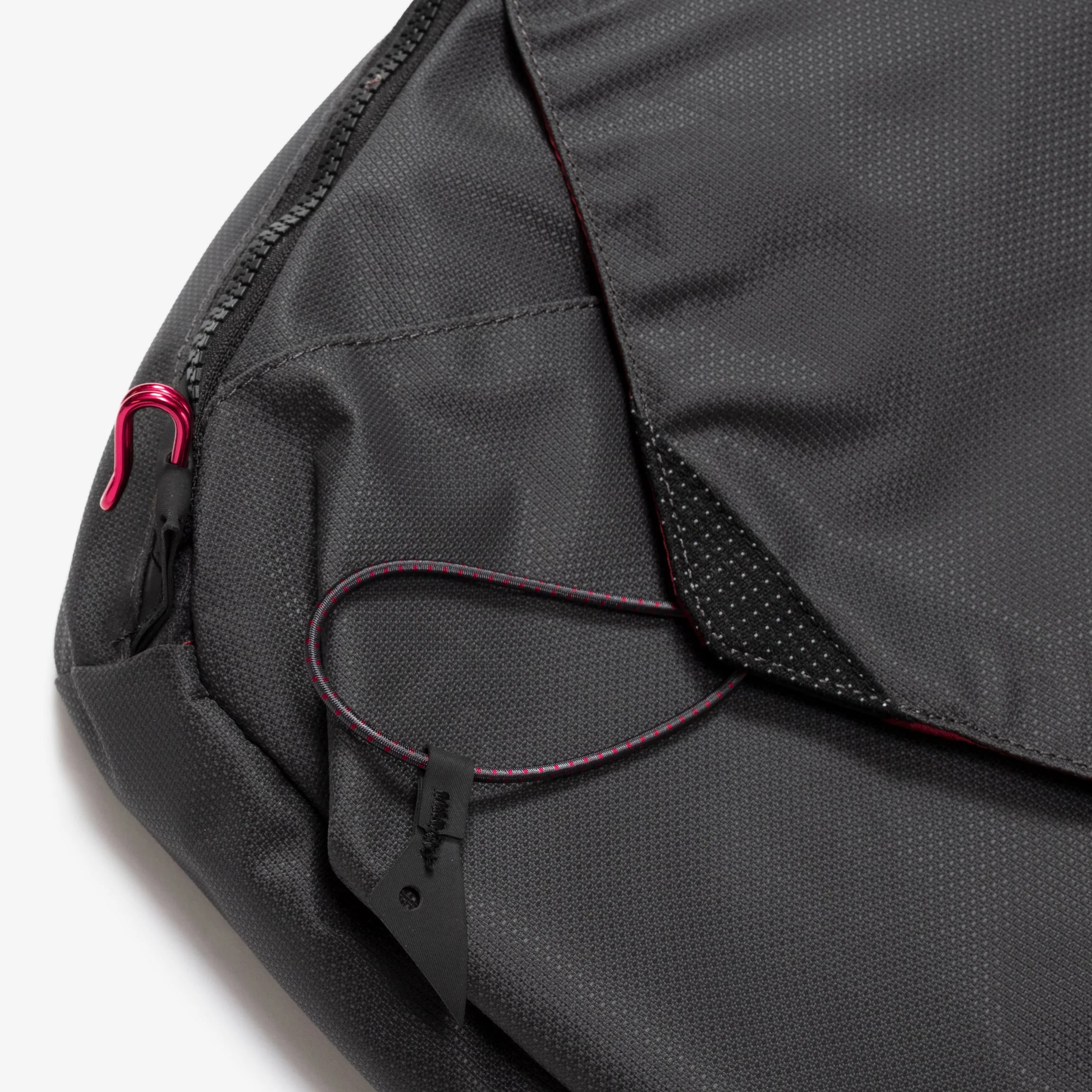 Gaut Messenger Bag - Image 4