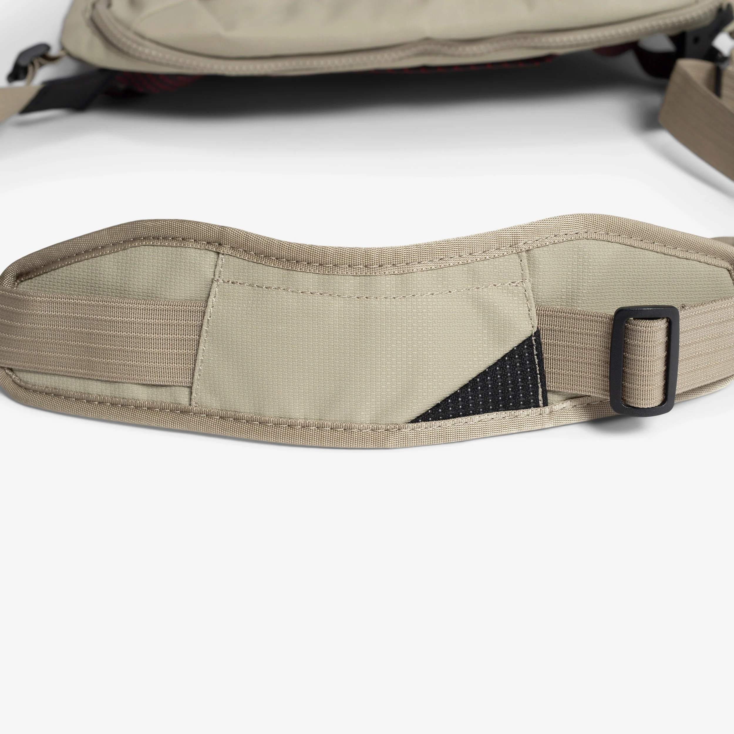 Gaut Messenger Bag - Image 3